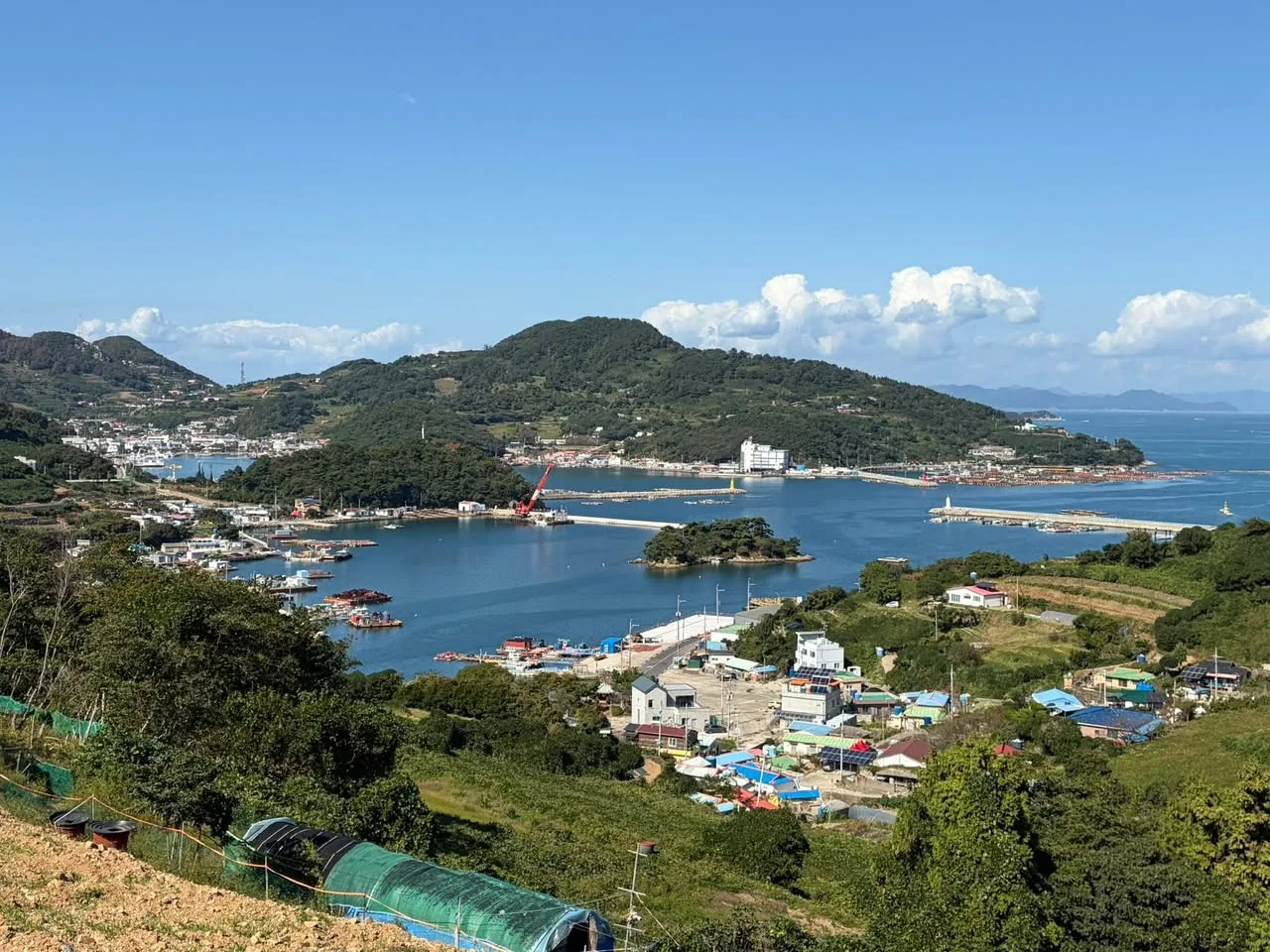 욕지도의 바닷가와 출렁다리 게시물에 첨부된 사진