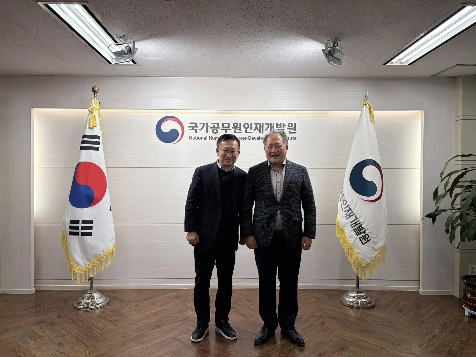 세상 참 좁다, 80년대 서강대와 서울대 게시물에 첨부된 사진
