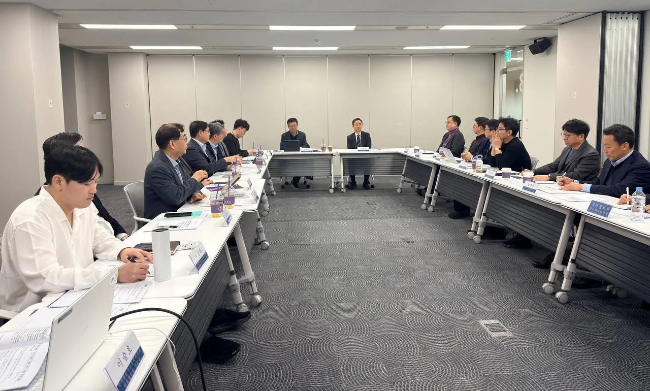 크리스마스 이브에도 보안TF 회의 게시물에 첨부된 사진