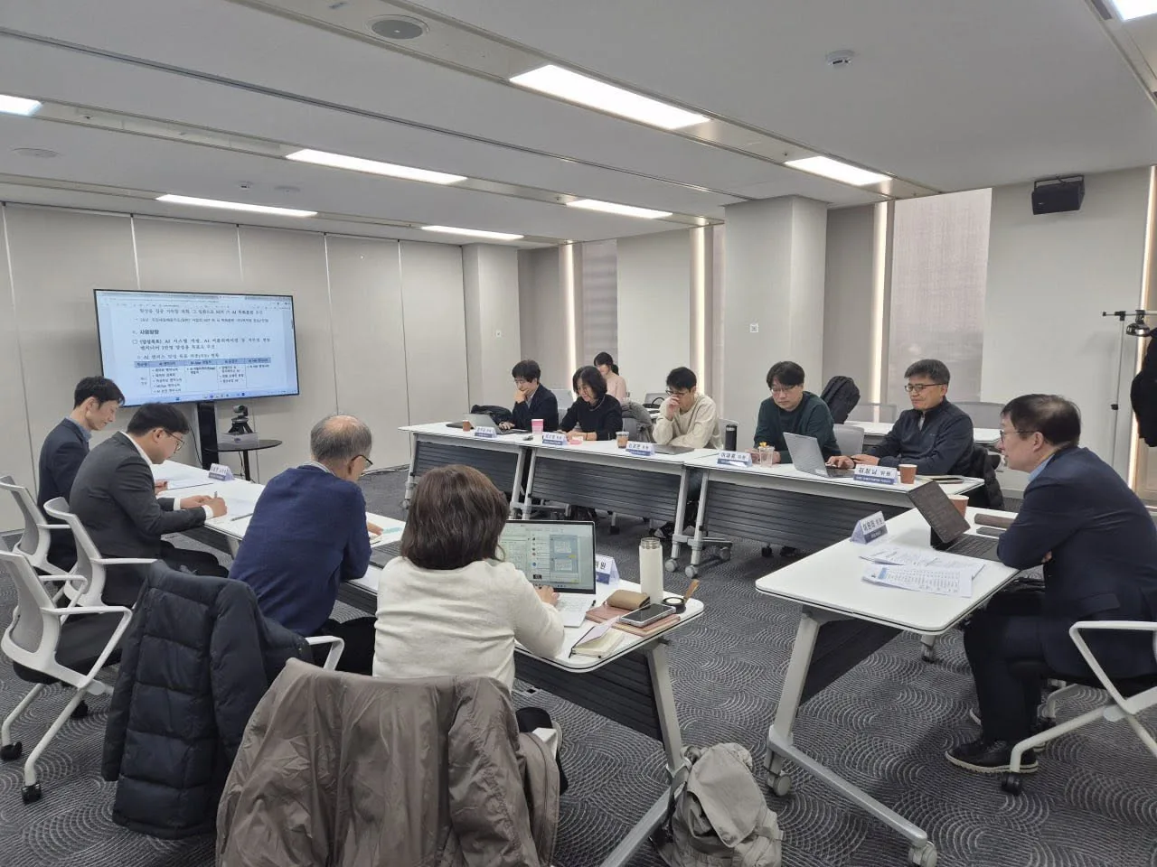 솔직하고 소신 있는 논의가 이어지기를 게시물에 첨부된 사진