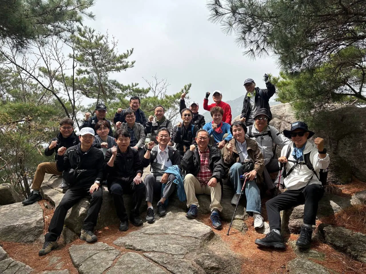 흐린 봄날, AI기본사회연구회 동료들과 첨부 사진 2