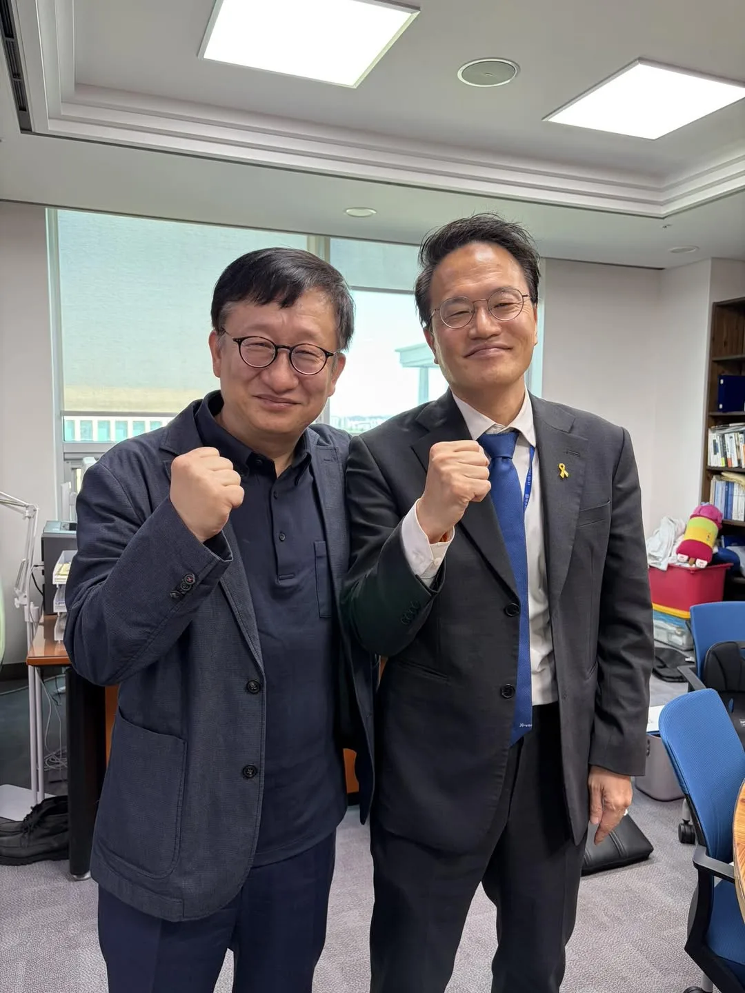 박주민 의원과 처음 남긴 사진 게시물에 첨부된 사진
