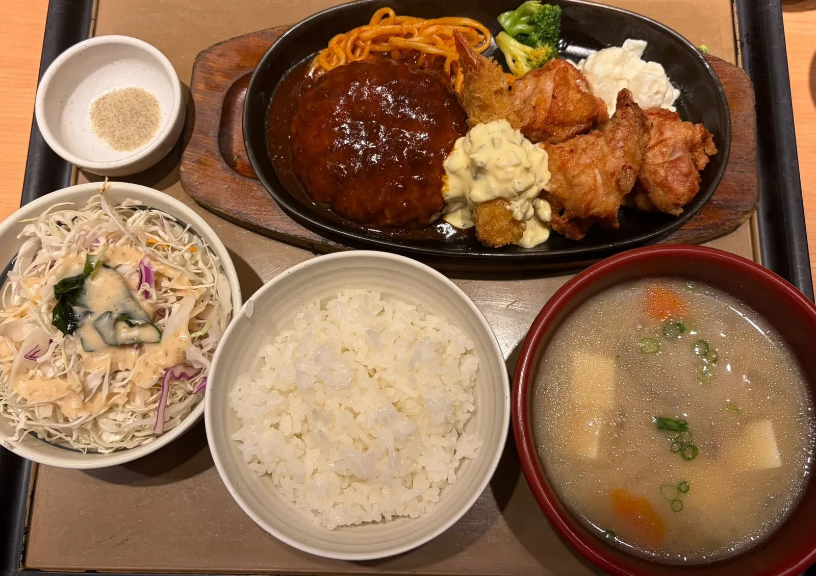 10시간 만에 먹는 헤비한 아침식사 게시물에 첨부된 사진